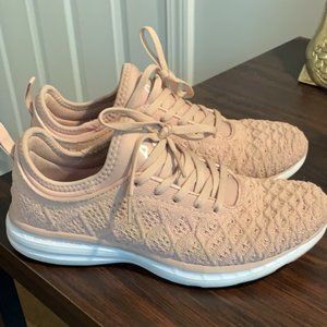 APL Techloom Phantom